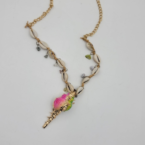 Fashion statement Multicolor sea shell necklace - Picture 5 of 6